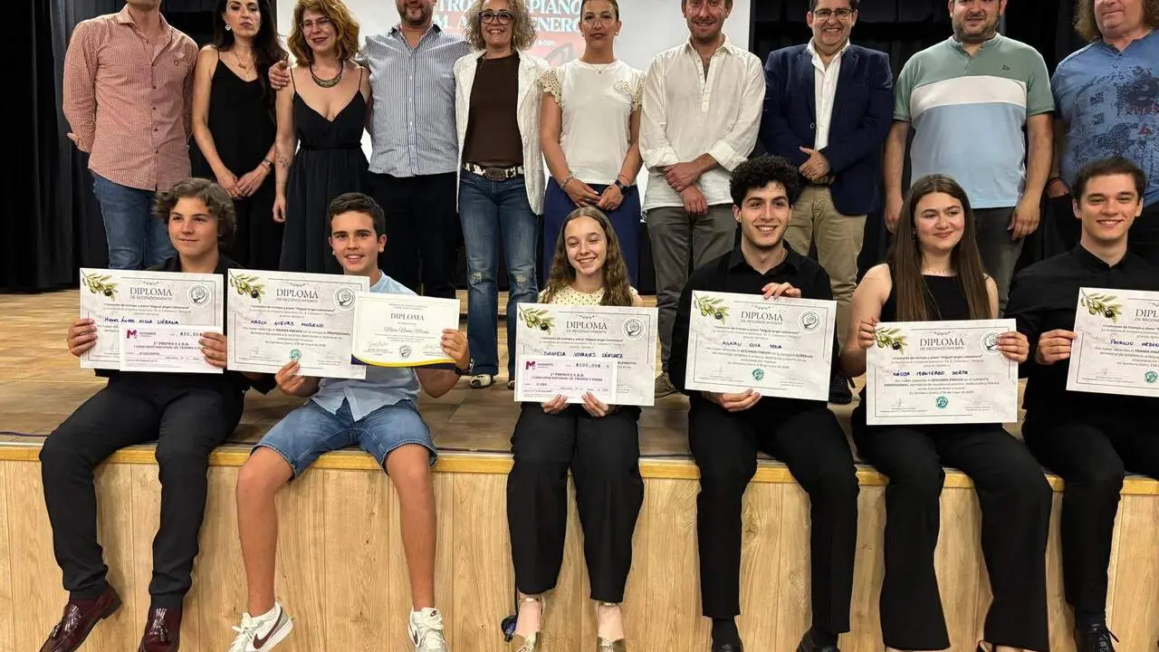 Jamilena celebra el &eacute;xito de su primer concurso musical.