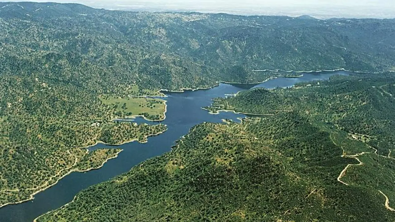 Embalse del Encinarejo en el P.N. Sierra de And&uacute;jar. | Ayuntamiento de And&uacute;jar