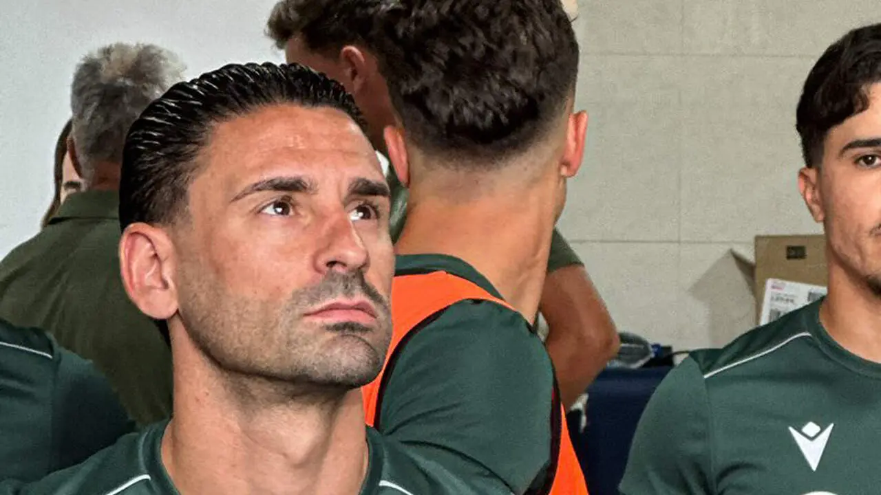 Kike M&aacute;rquez, obligado a mirar hacia arriba/ZCF