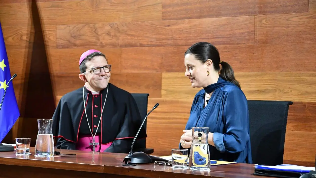 Ram&oacute;n Valdivia ofreci&oacute; una conferencia con motivo del Corpus. | Aurora Mar&iacute;n.