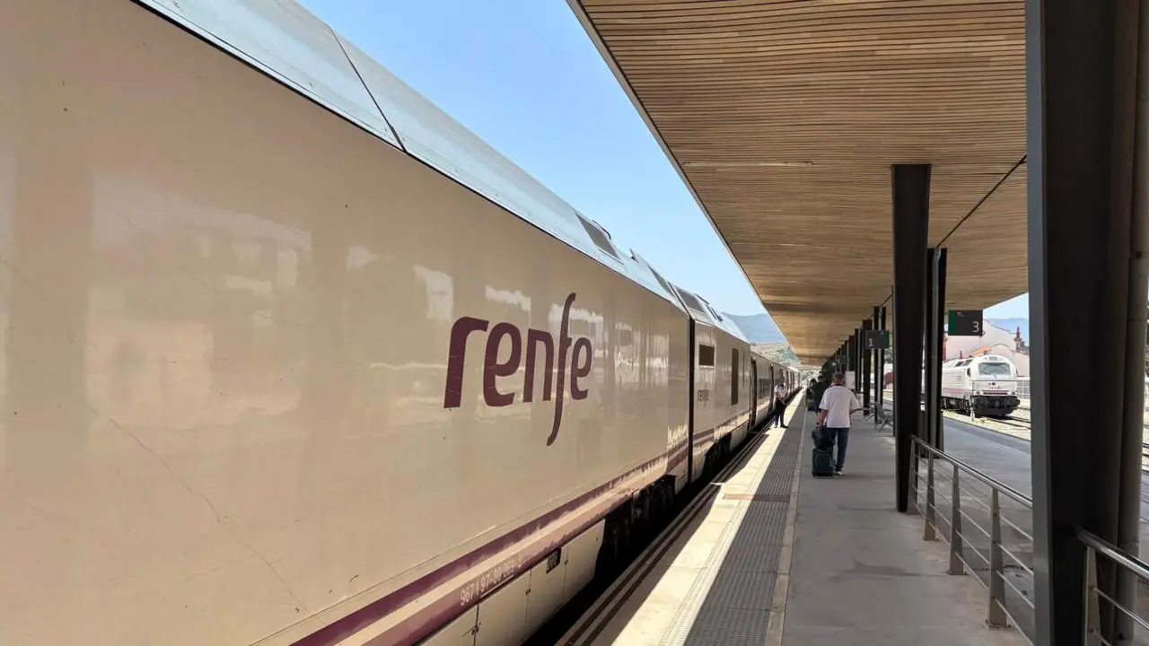 Renfe sigue sin concretar el fin de la odisea de viajar en tren desde Algeciras - J.M.