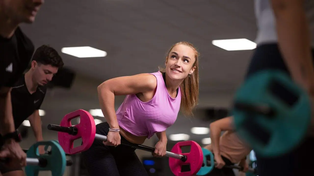  Una mujer practica deporte en el gimnasio | Foto de GOfit 