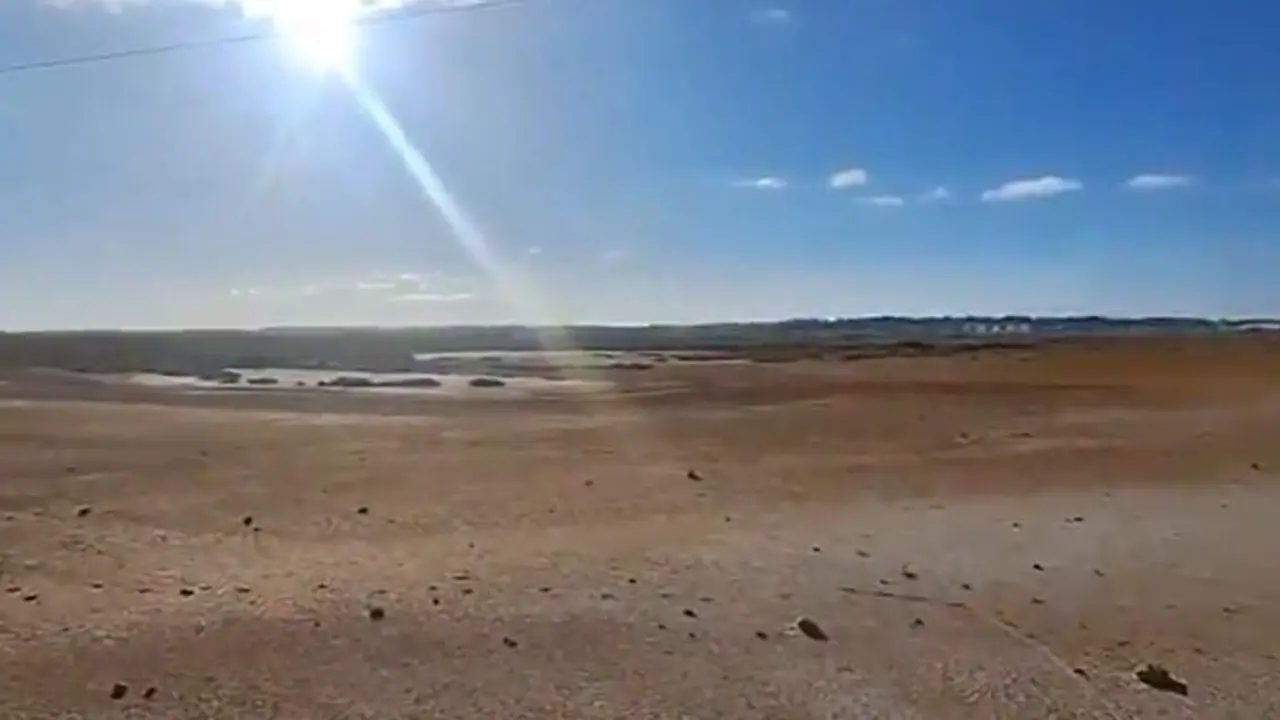 Zona del incendio en Marismas del Burro, ya sin fuego y sin humo. | Infoca.