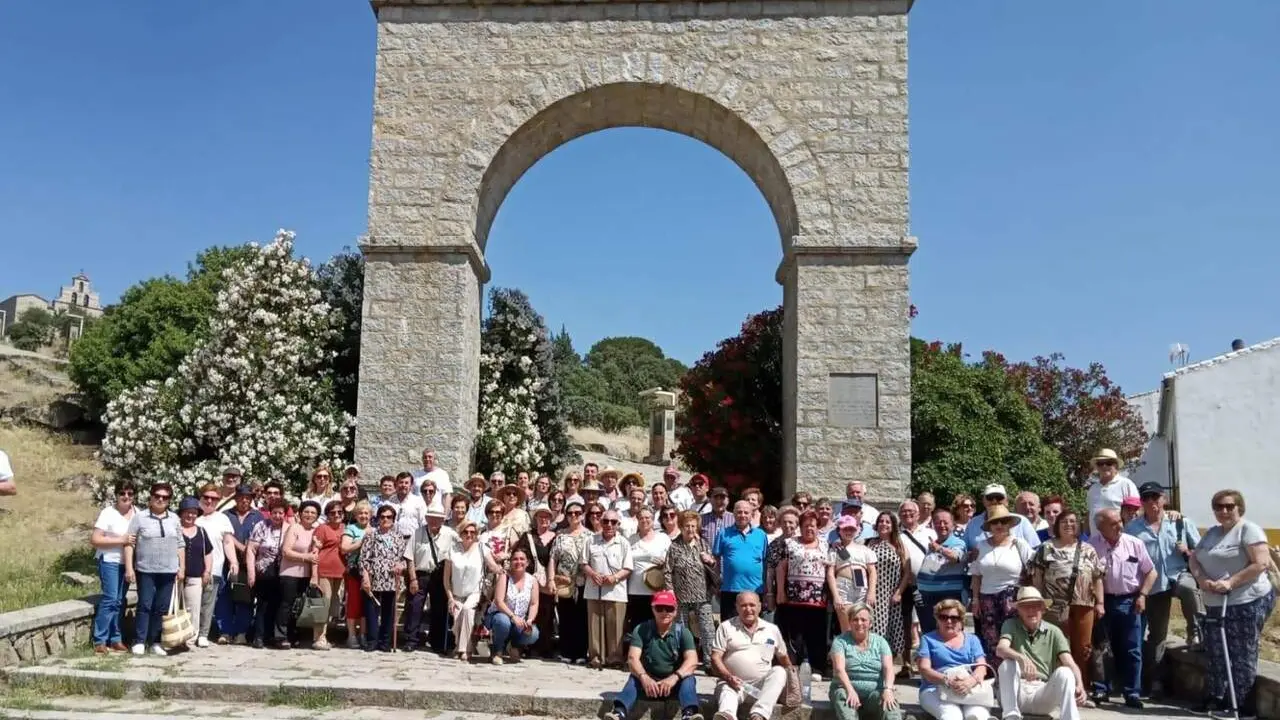Los mayores de Jamilena disfrutan de su tradicional viaje a la Virgen de la Cabeza.