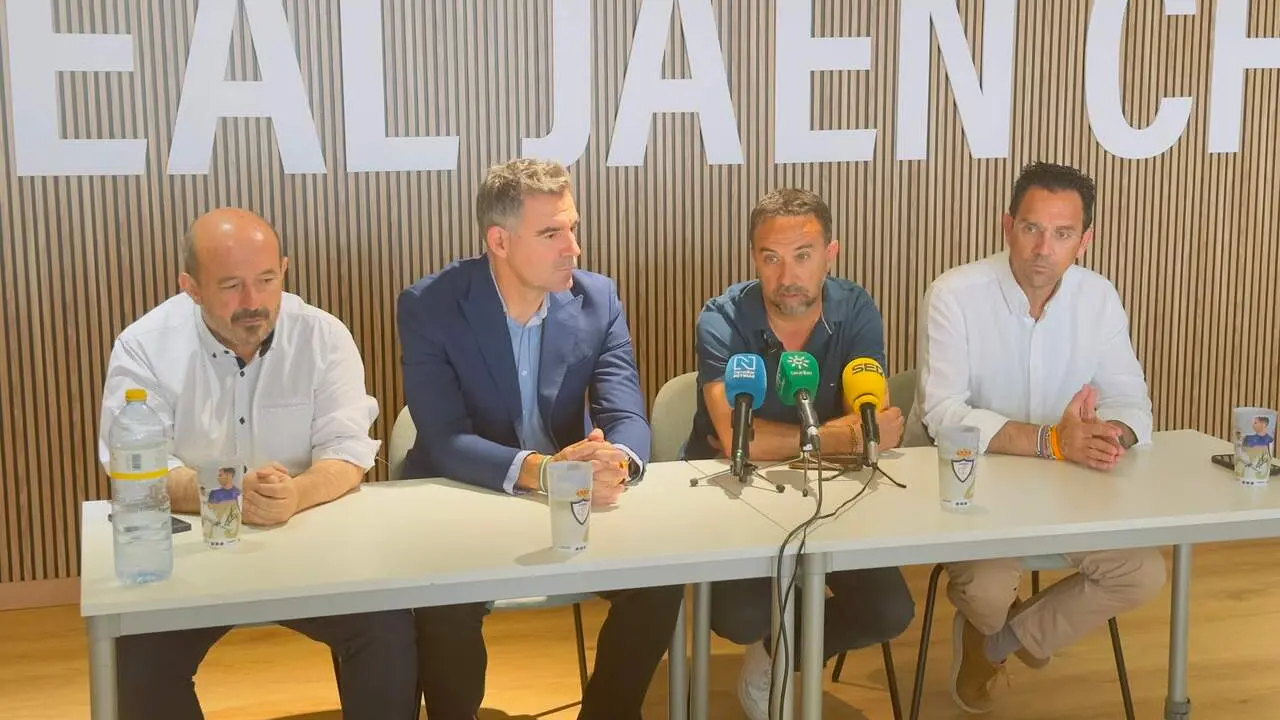 Sebasti&aacute;n Medina, Fran Anera, Juan Gambero y Manuel Medina, en la presentaci&oacute;n del nuevo director deportivo del club. - Foto: Real Ja&eacute;n