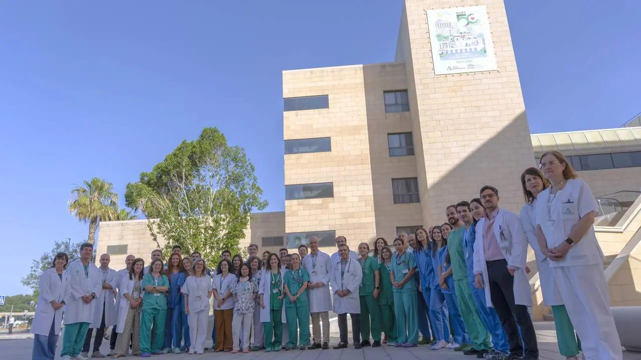 Los equipos de trasplante infantil del Hospital Reina Sof&iacute;a de C&oacute;rdoba. | Europa Press.