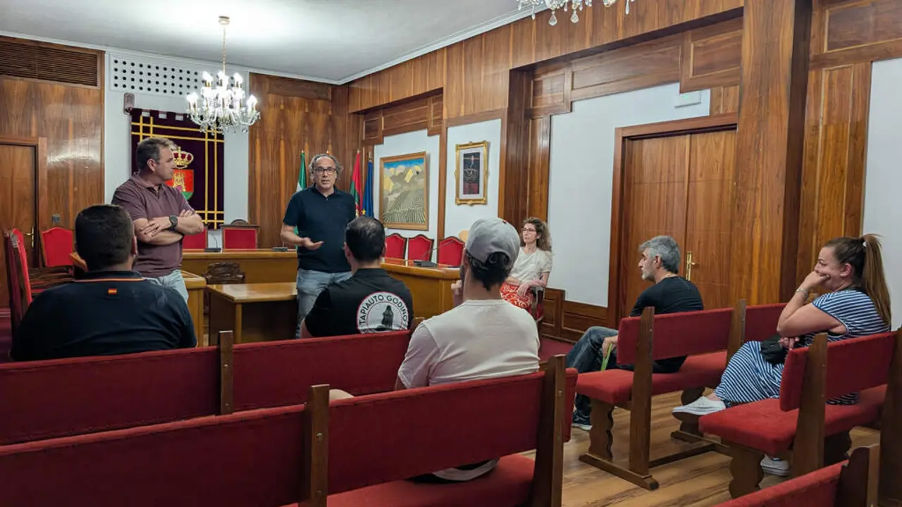 Adjudicaci&oacute;n de naves en Torredelcampo.