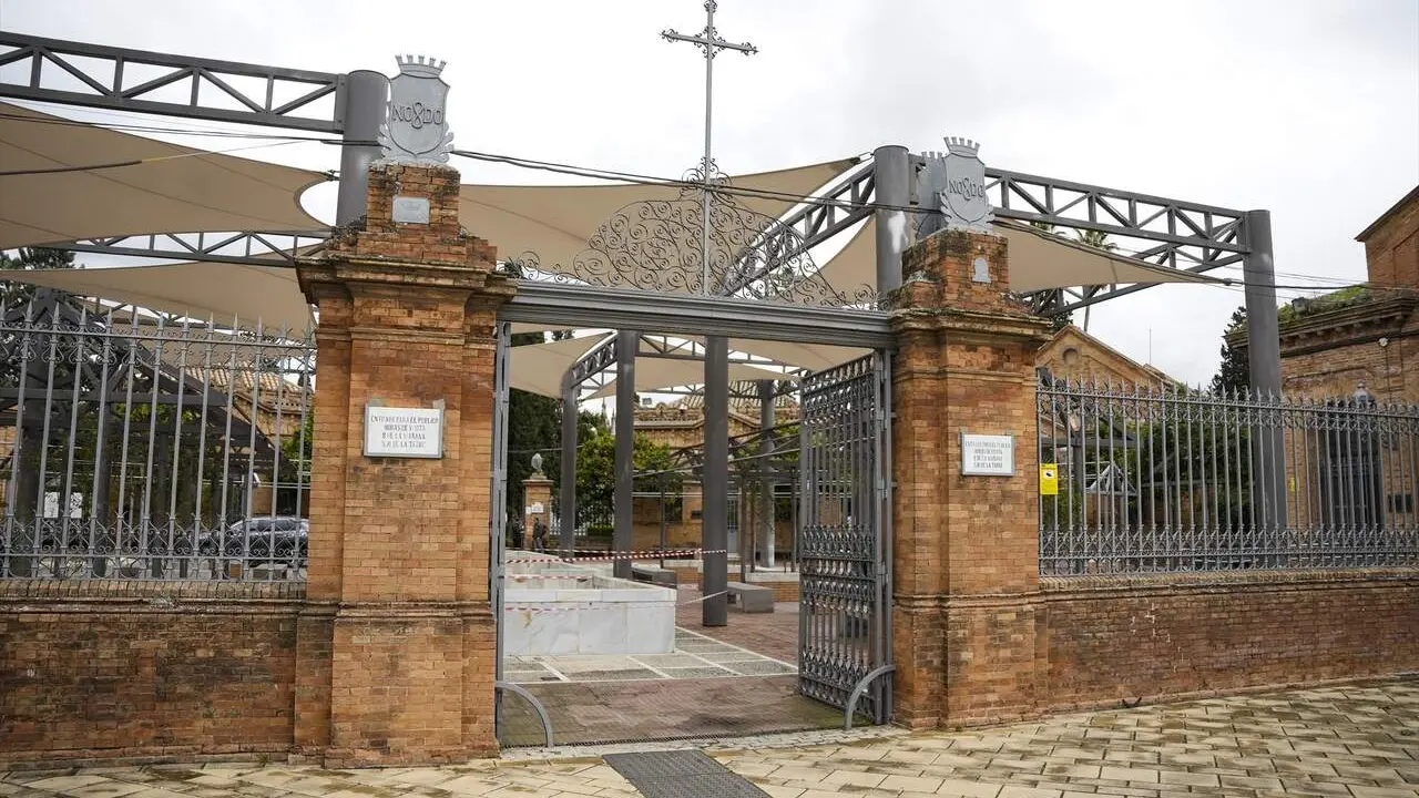 EuropaPress_7344413_imagenes_reapertura_cementerio_san_fernando_estar_mes_cerrado_danos