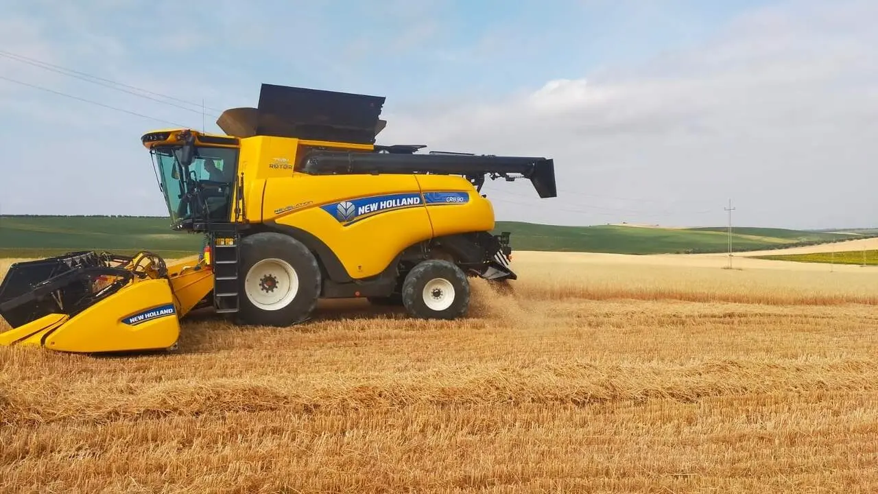Maquinaria en un campo de cereales. | Europa Press.