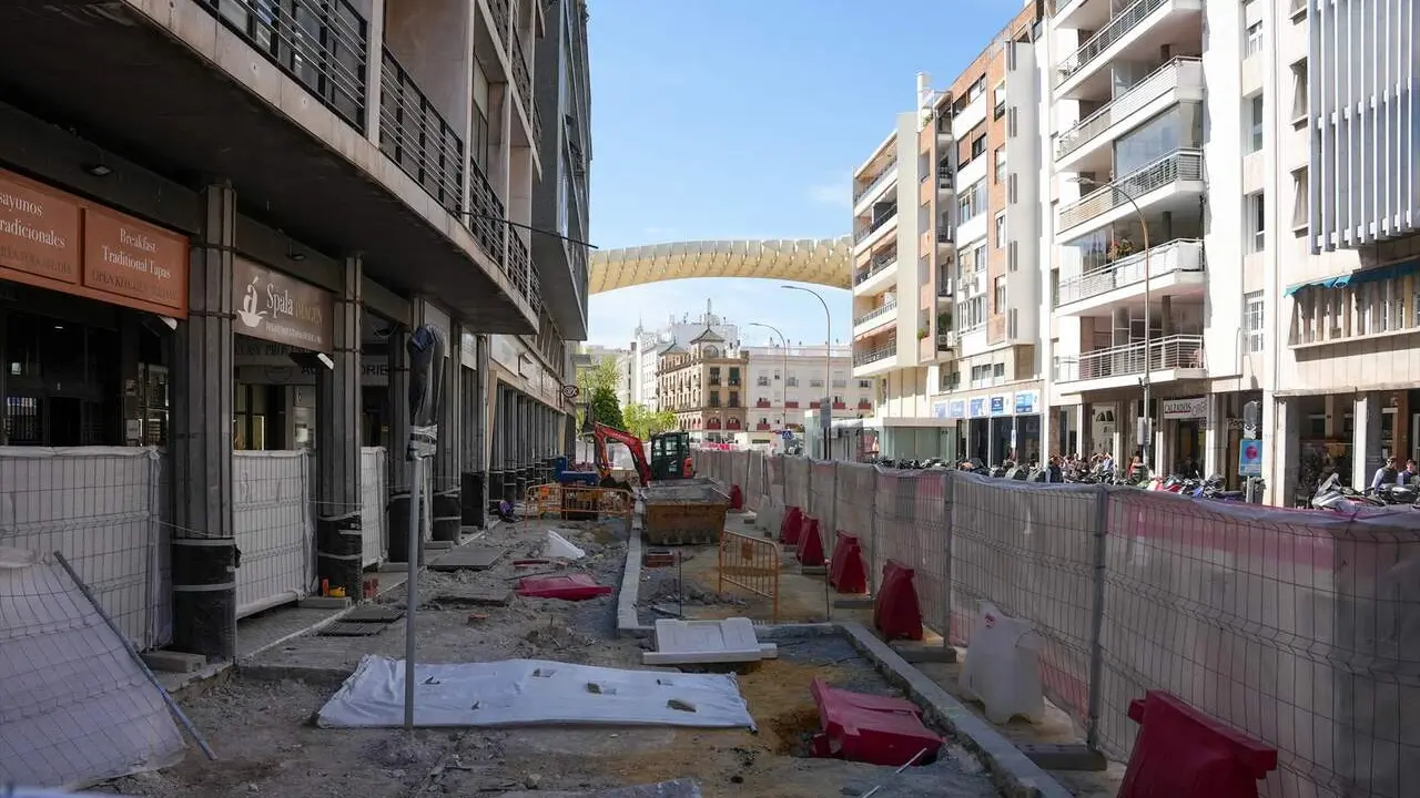 EuropaPress_7411577_situacion_calle_imagen_sevilla_obras_tranvibus_semana_santa