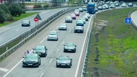 Caravana camino de Despe&ntilde;aperros - EFE