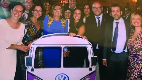 Alusi&oacute;n a los autobuses Alsa en la boda de la subdelegada Madue&ntilde;o. - VIVA JA&Eacute;N