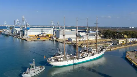 Elcano saliendo de Navantia en San Fernando. | Navantia