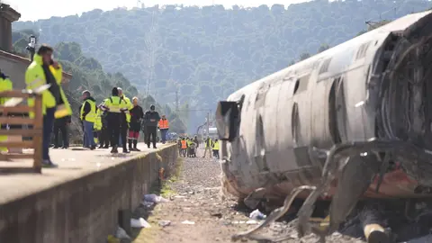  Uno de los vagones del tren de Iryo que descarril&oacute; en Adamuz | EP 
