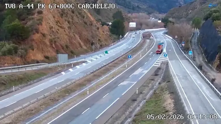 Corte de carretera en la A-44. - Foto: DGT.