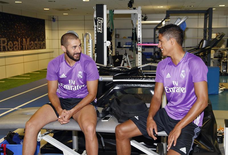 varane y benzema en el gimnasio