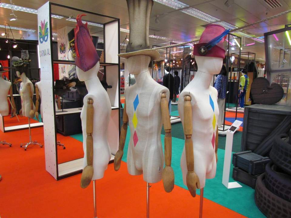 Exposicion de disfraces