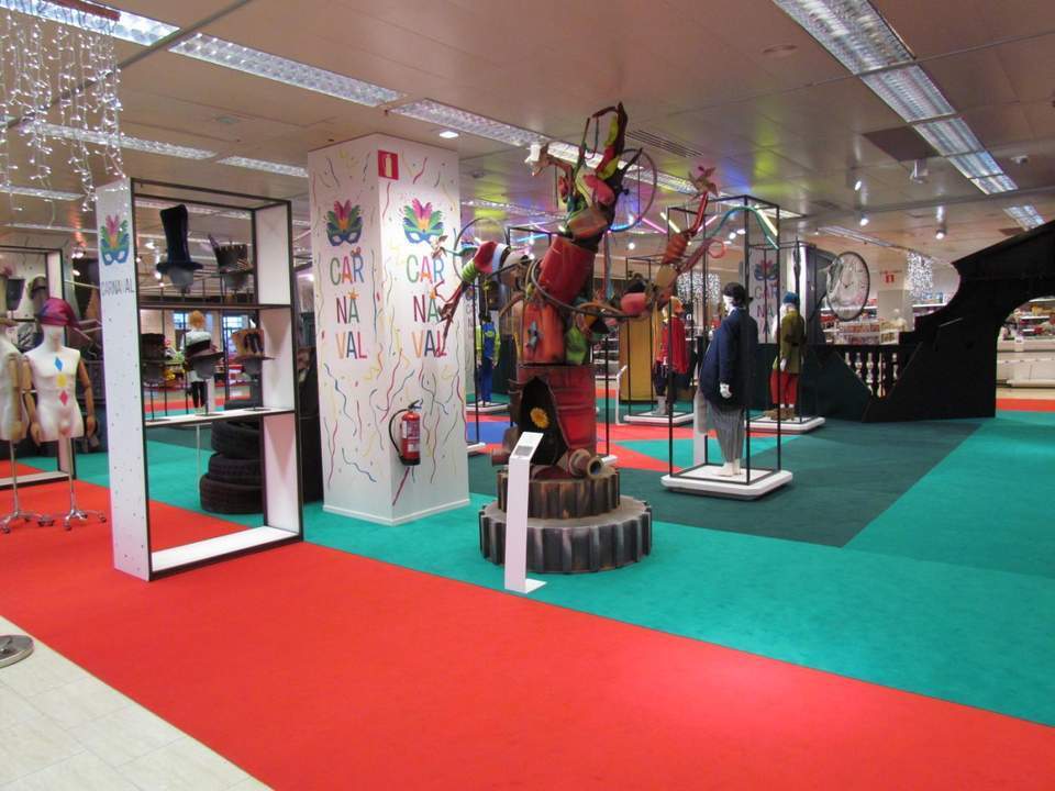 Exposicion de disfraces
