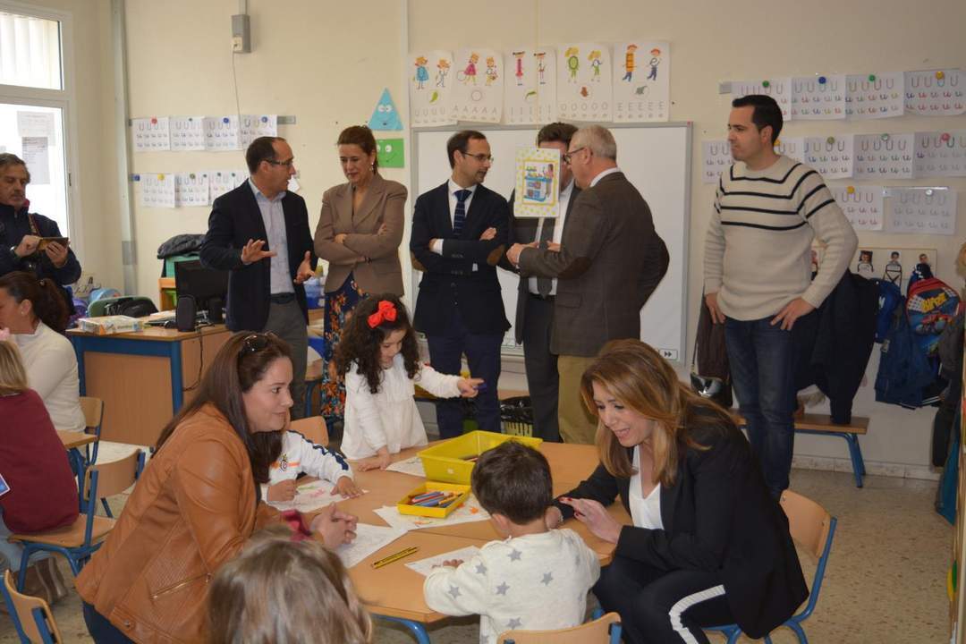 Susana DÃ­az, en el CEIP Maestra Caridad Ruiz.