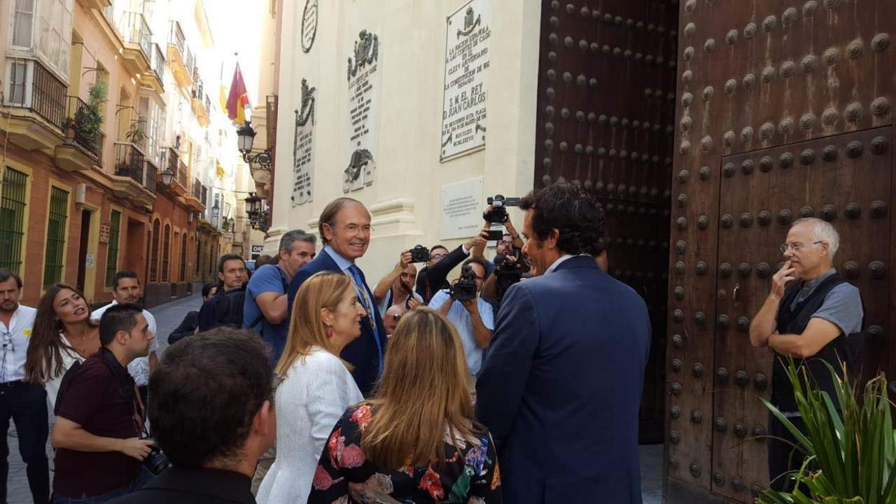 Homenaje a la comunidad iberoamericana.