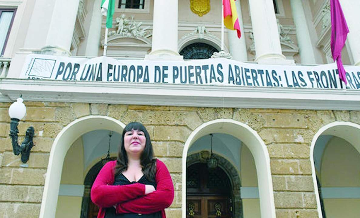 Asegura que, como el alcalde, le pone chinchetas al sillÃ³n. 