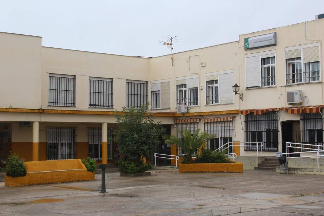Fachada principal del IES Trafalgar 