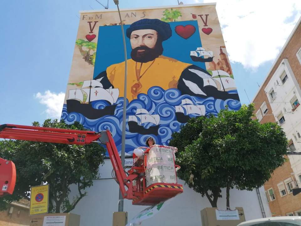 Reproducción de la primera vuelta al mundo en 15 murales en Sevilla.