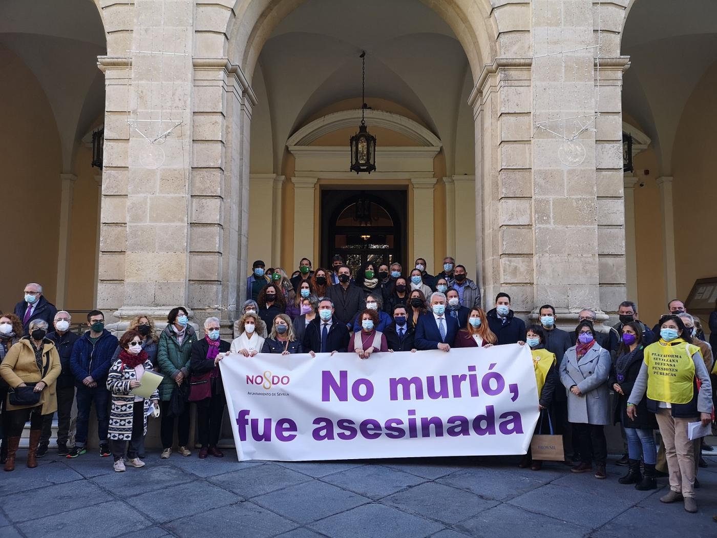 Minuto de silencio en Sevilla.