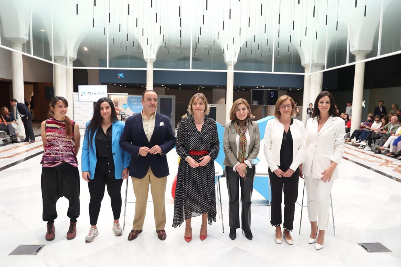 Las participantes en el encuentro.