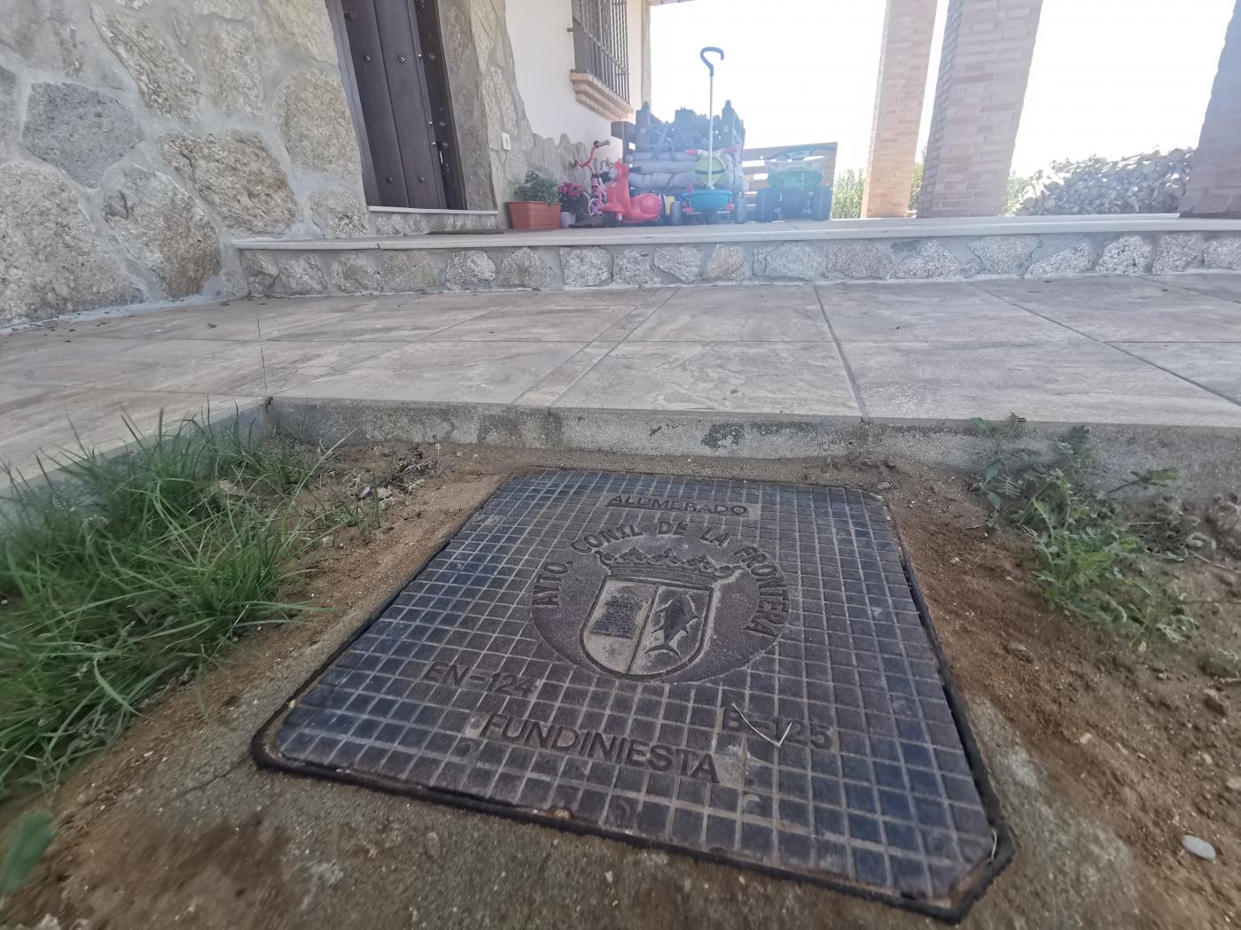 El suministro eléctrico concedido por el Ayuntamiento de Conil.
