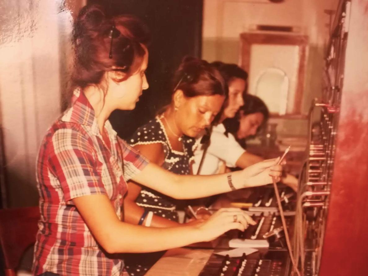 Imagen de la antigua centralita telefónica de Lebrija (Sevilla) en 1972. 