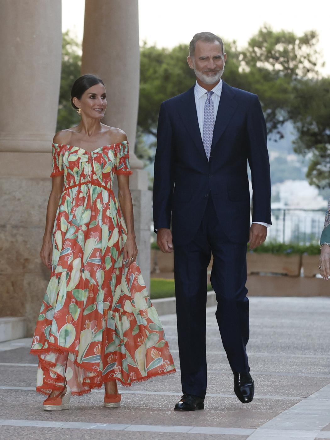 Los reyes Felipe VI y Letizia (i), en un imagen del pasado4 de agosto en el Palacio de Marivent.