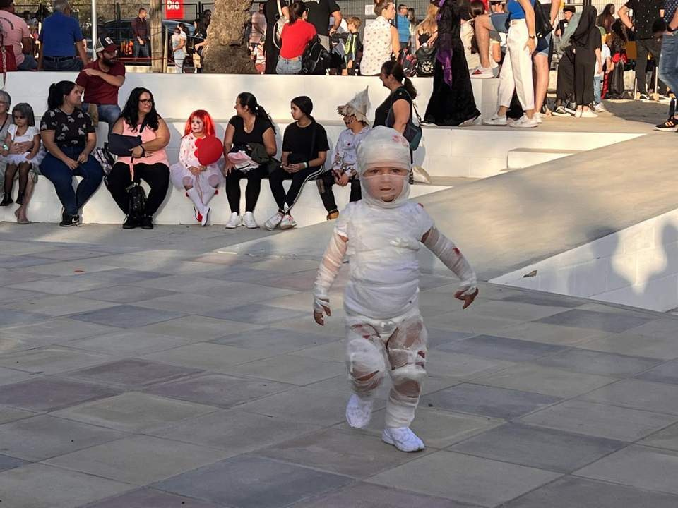 Ganadora del concurso infantil de disfraces.