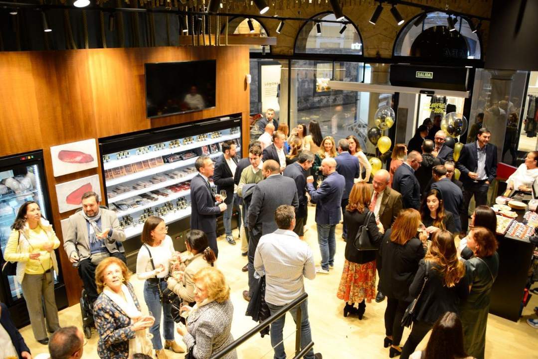 Petaca Chico inaugura nueva tienda en Cádiz.
