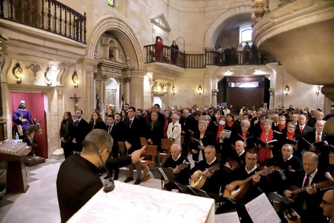 Misa solemne en la iglesia de las Angustias. 
