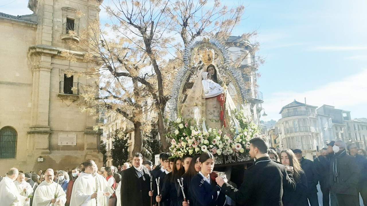 Salida de la procesión de la Candelaria. 
