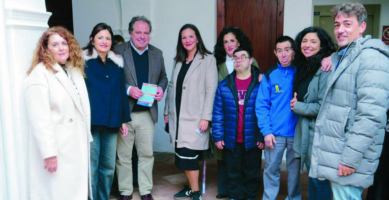 Celebrando el Día de la Discapacidad en Moguer con los usuarios de Abriendo Puertas (Moguer). | D.P.