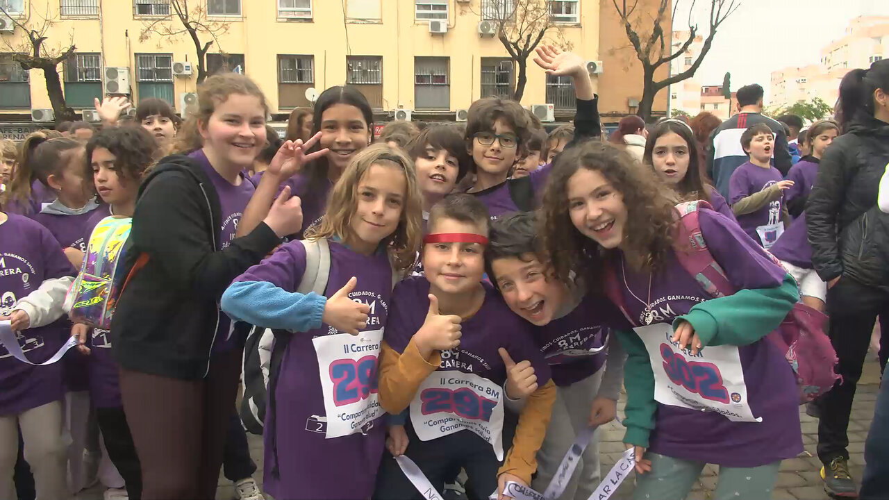 Escolares en la II Carrera por el 8M