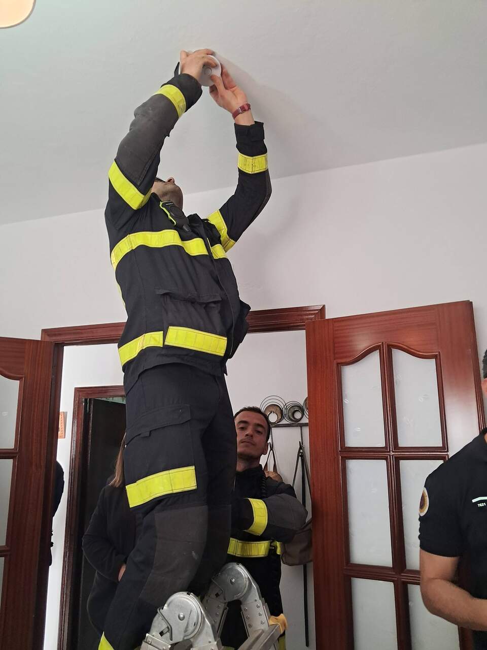 Instalación de detectores de humo en Conil.
