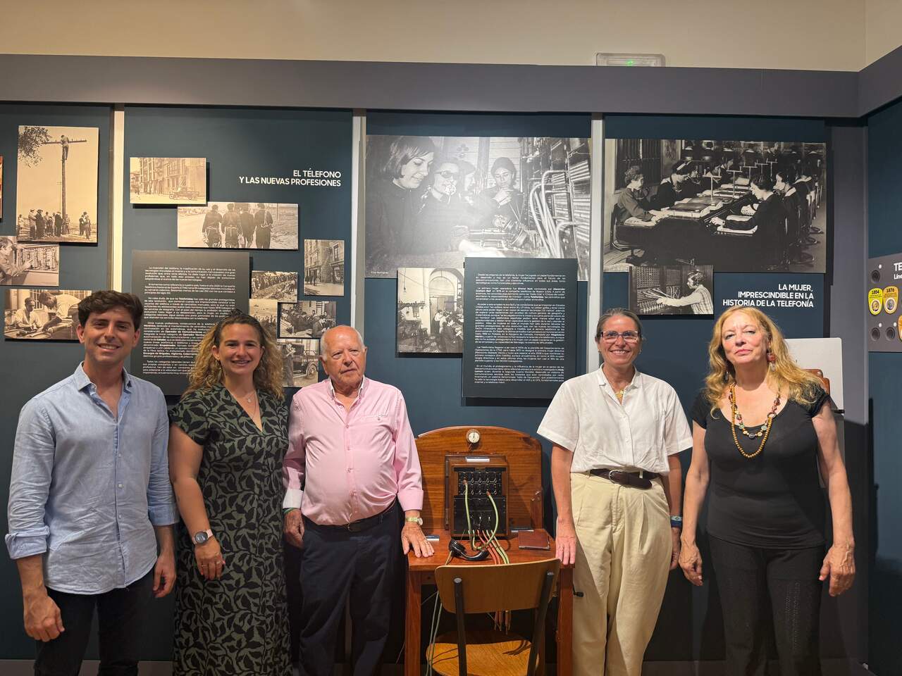 Un recorrido por los 150 años del teléfono a través de una exposición en Huelva