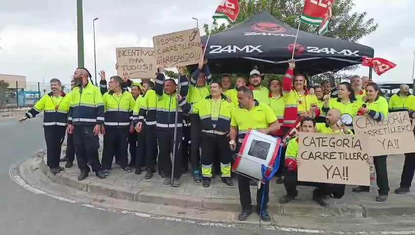 Protestas en DHL en la Factor&iacute;a de Heineken Sevilla