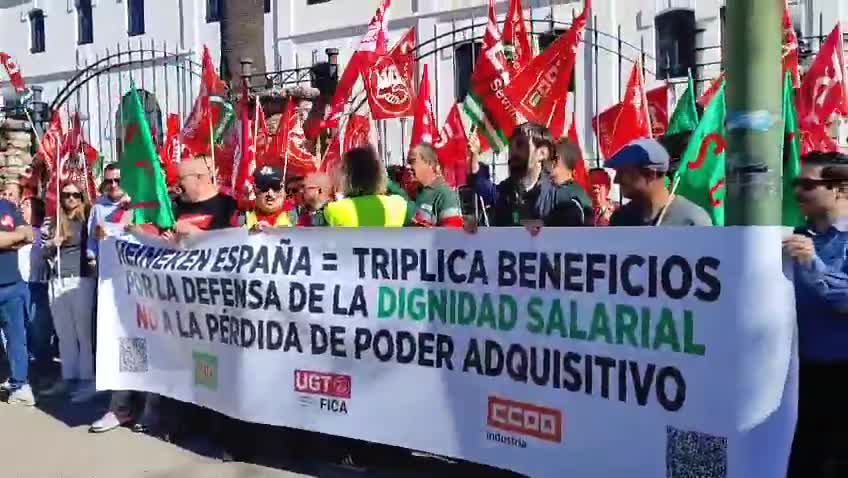 Concentraci&oacute;n sindical ante Heineken